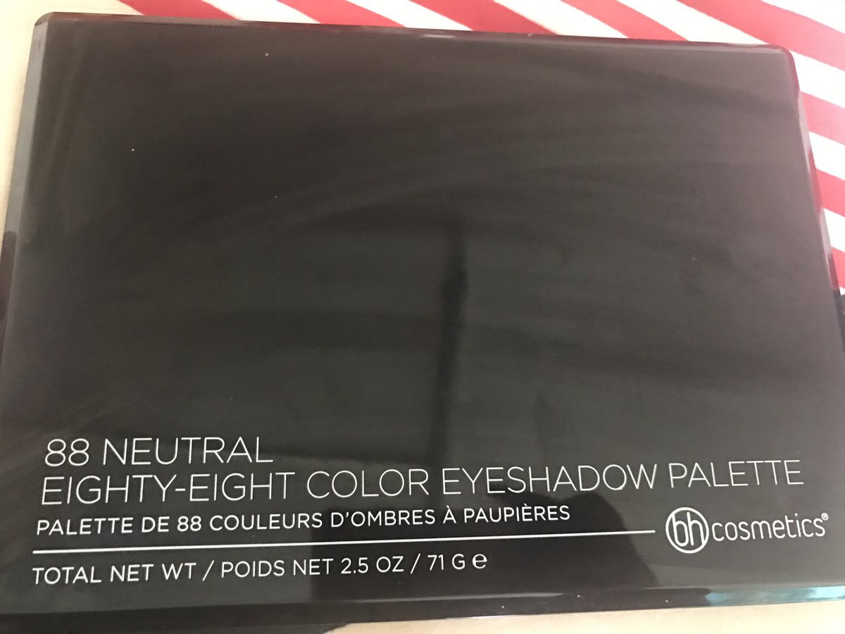 ladylenss's tweet photo. **ส่งต่อ** bhcosmetic eyeshadow 88 สี มีแตก1 สี สีอื่นจิ้มไปอันละครั้ง  เอาไปเลย 200 ส่งฟรี ems https://t.co/PPktQOpAhT