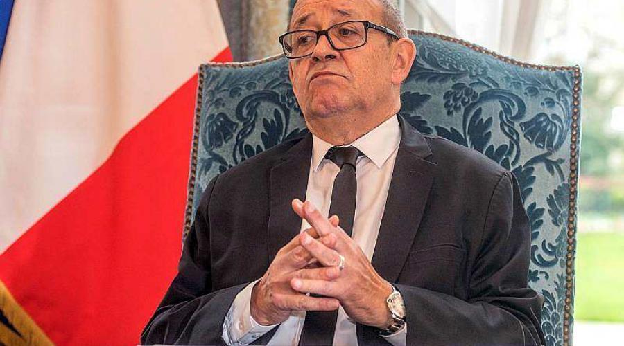 OuestFrance's tweet image. Gaspard Gantzer à Rennes. Jean-Yves Le Drian n'était pas au courant ebx.sh/2pE5PUO