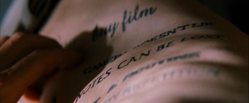 OnePerfectShot's tweet image. MEMENTO (2000) DP: Wally Pfister | Dir: Christopher Nolan