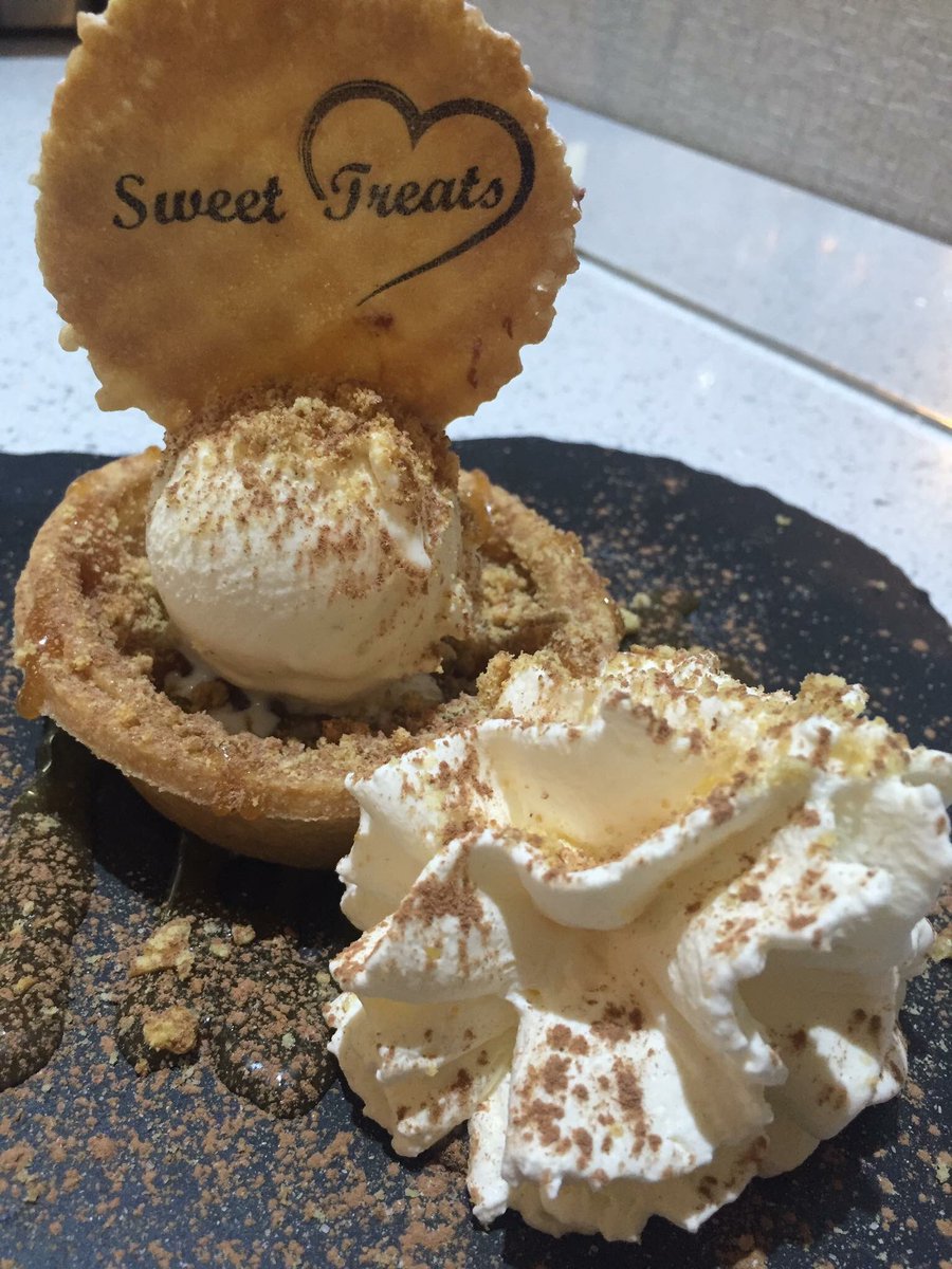 Gilbert05Amanda's tweet photo. Apple pie anyone? #Nuneaton #Hinckley #dessert https://t.co/JhB7ZOxwiP