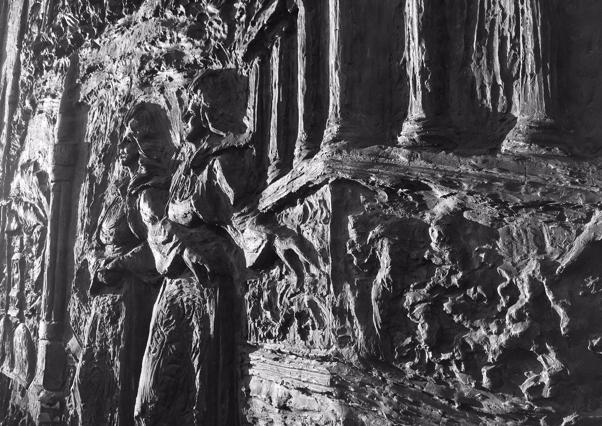 Bir tutam güneş ışığı serpilirken Kadın' ın silüetine. #photo #photography #photographer #fotoğraf #foto #womens #womans #feminism #female