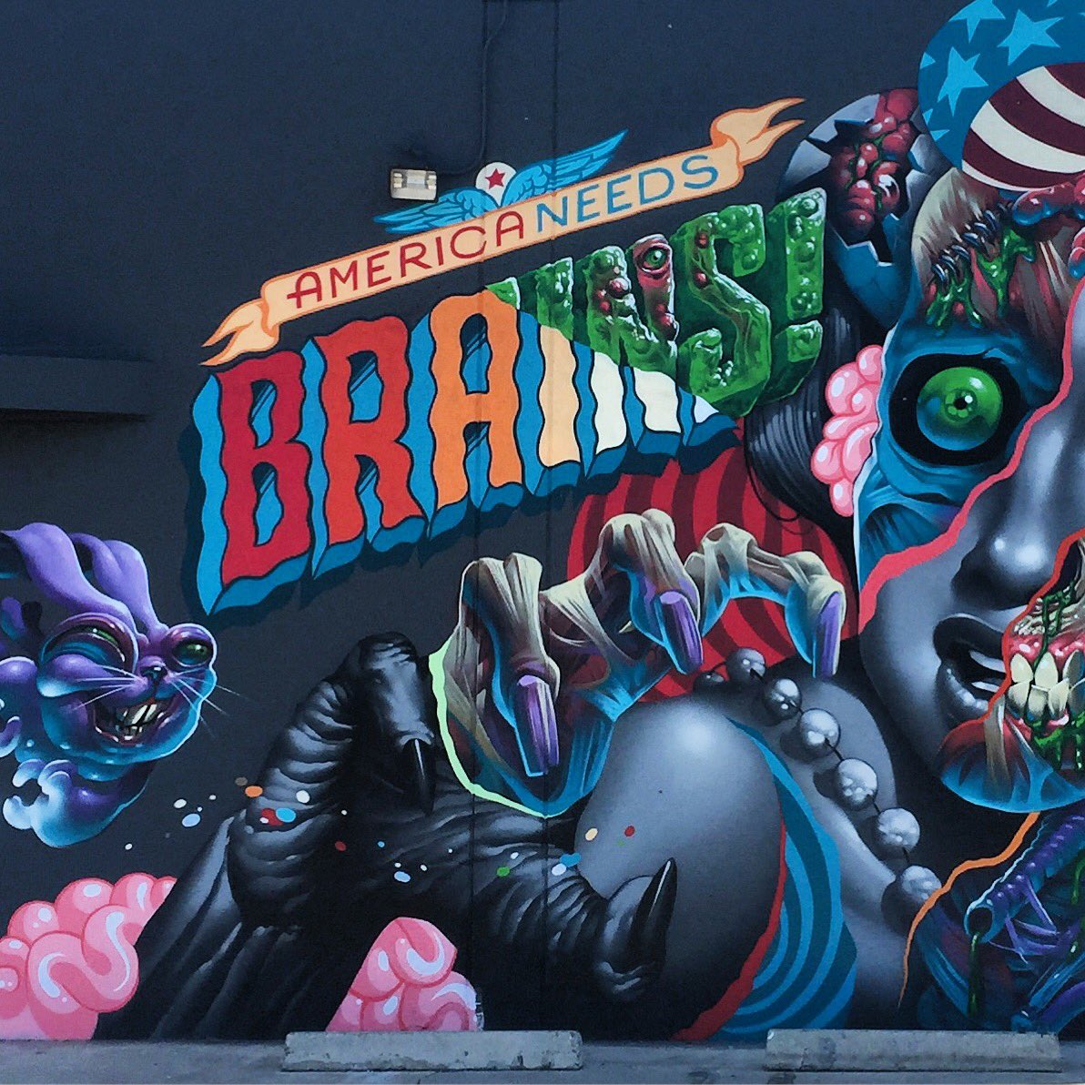 TheGraffHunter's tweet photo. Tristan Eaton x Saturno #LA #graphaids #blackwelderstreet #lacienega #culvercity 📍 https://t.co/6JJliL7fe3
