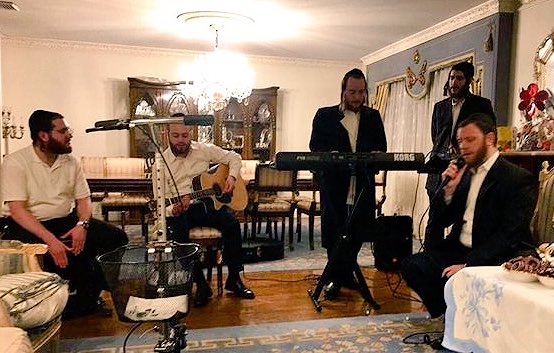 JewishMusicHook's tweet photo. Picture of beautiful #Mekimi event done tonight by the fantastic @YumiLowy lead with one man band & @MottiFeldman on guitar @cheskyschwartz https://t.co/GLvGHp7kqm