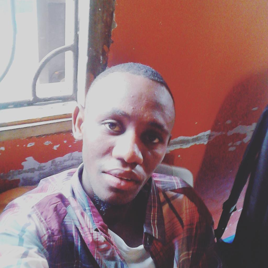 HusseinPapoo's tweet photo. Good morning#cheupe comming soon# https://t.co/VRKAUmlN4j