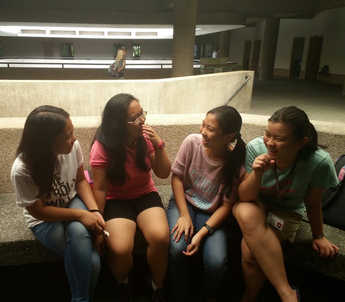 imagiee's tweet photo. 05/11/17
mga mukhang kala mo wala ng finals hahahaha #math54
@JesrelleA @jubsyjubs https://t.co/0wfKqnJaCt