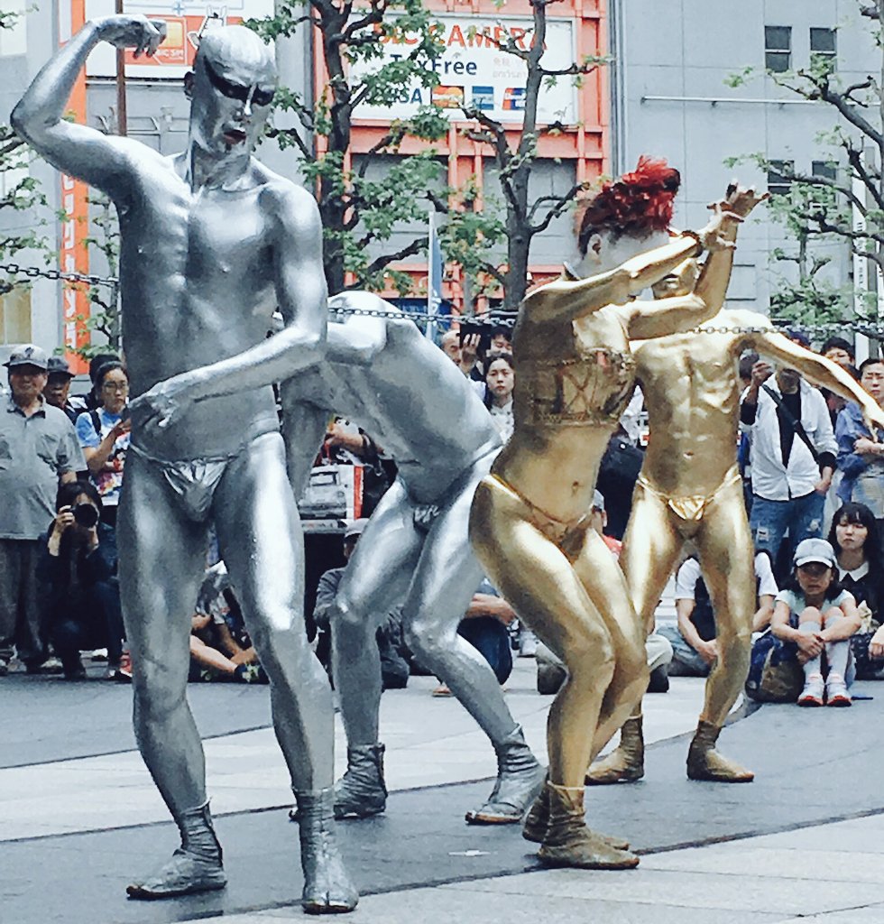 金粉ダンス エロ 