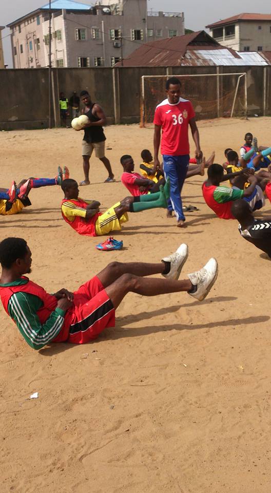 LagUtd's tweet photo. Abdominal Training: a good test of dexterity and a great way of learning balance #lagosunitedfc. https://t.co/RsL9tg3tPB