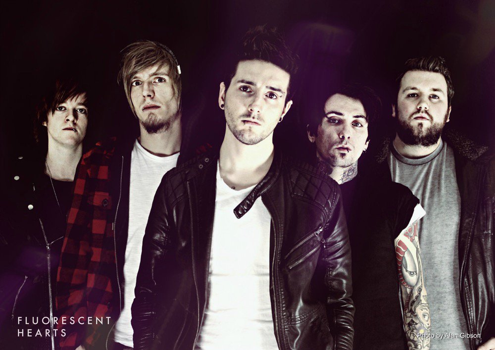 Welcome back <a href="/TheDykeenies/">The Dykeenies</a> first of three sold out dates <a href="/kingtuts/">King Tut's Wah Wah Hut</a> w/ <a href="/FHtheBand/">Fluorescent Hearts</a> #GlasGigOfTheDay
Walk'n'roll: goo.gl/c8jTLP