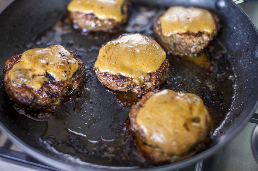 StJohnatHome's tweet photo. Rarebit. Burgers. The answer to a long week! And a favourite from the archives: https://t.co/3BnsJWb0wj #RarebitBurger https://t.co/5z3wgDV8Yl