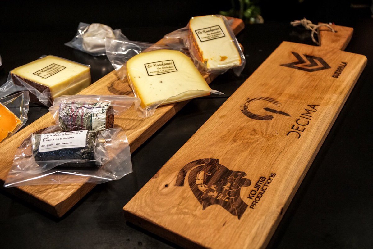 HIDEO_KOJIMA_EN's tweet image. Special gifts from @Guerrilla! Dutch cheese and the cutting board with our logos on!!!!