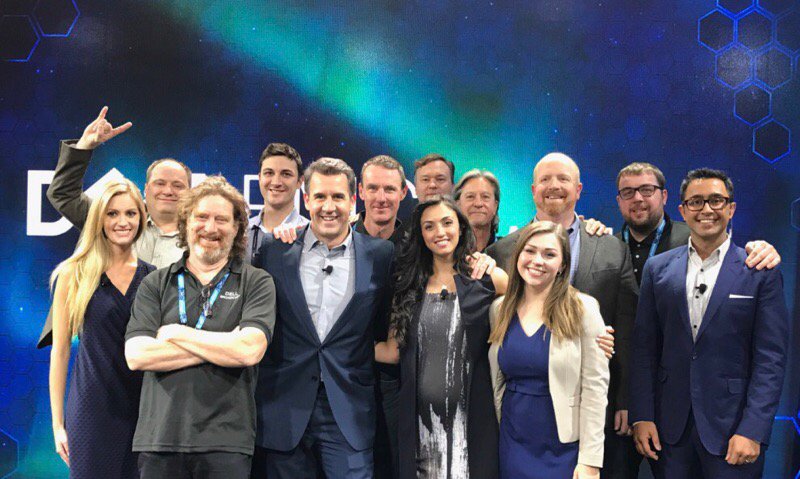 Immi_Morris's tweet photo. @DellEMCWorld 😍@geekinaustin @scottdelandy @JeremyBrisiel @intheDC @TheMatthewNolan @FutureFlash77 and our incredible crew fam #somuchlove https://t.co/LkcBqiZh5Y