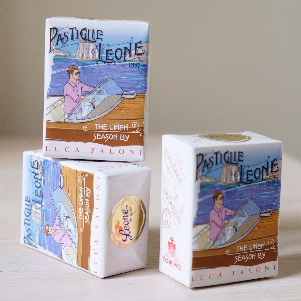 Ready for the week-end? ☀️Beautiful customized #pastiglieleone boxes for <a href="/lucafaloni/">Luca Faloni</a> ☀️#ladolcevita
