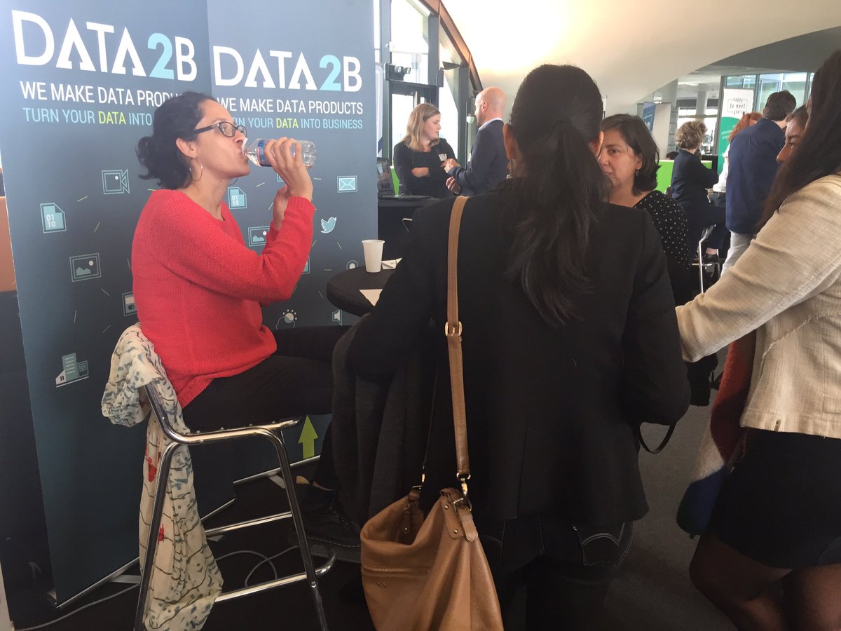 franck_gallos's tweet photo. Grosse affluence au stand @data2b délégation mexicaine en ce moments à #NUMERIFemmes #Rennes https://t.co/prfAuodDfZ