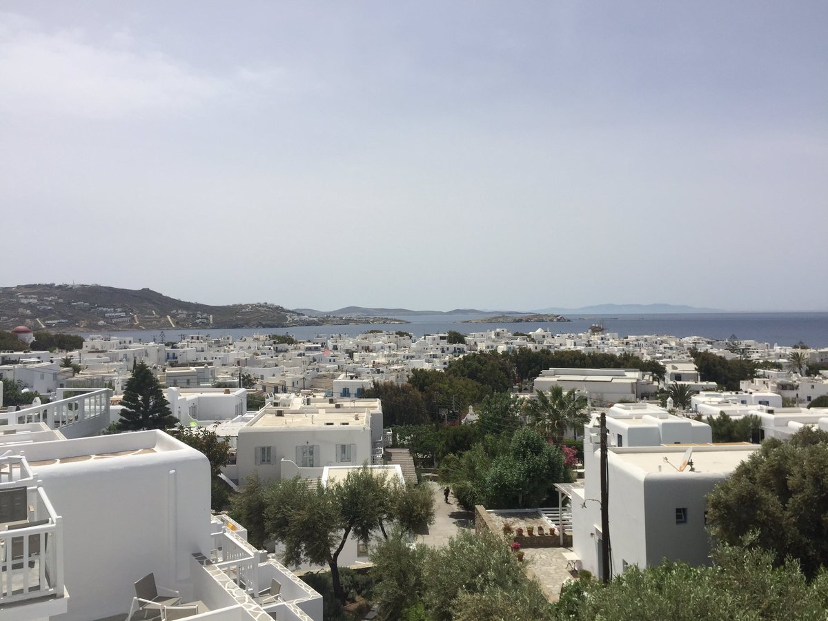 svickery27's tweet photo. Room with a view #rochari #mykonos https://t.co/grsVsbm669