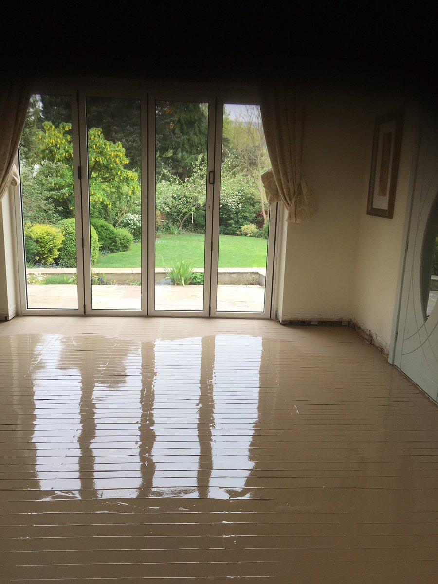leedstilers's tweet photo. @leedstilers @Andrews_Tiles @tilemasteradhes @TilemasterDale #rapid30 visually see it #goingoff from #bothabove #prep for #builder #notiles https://t.co/rKkWbShP5v