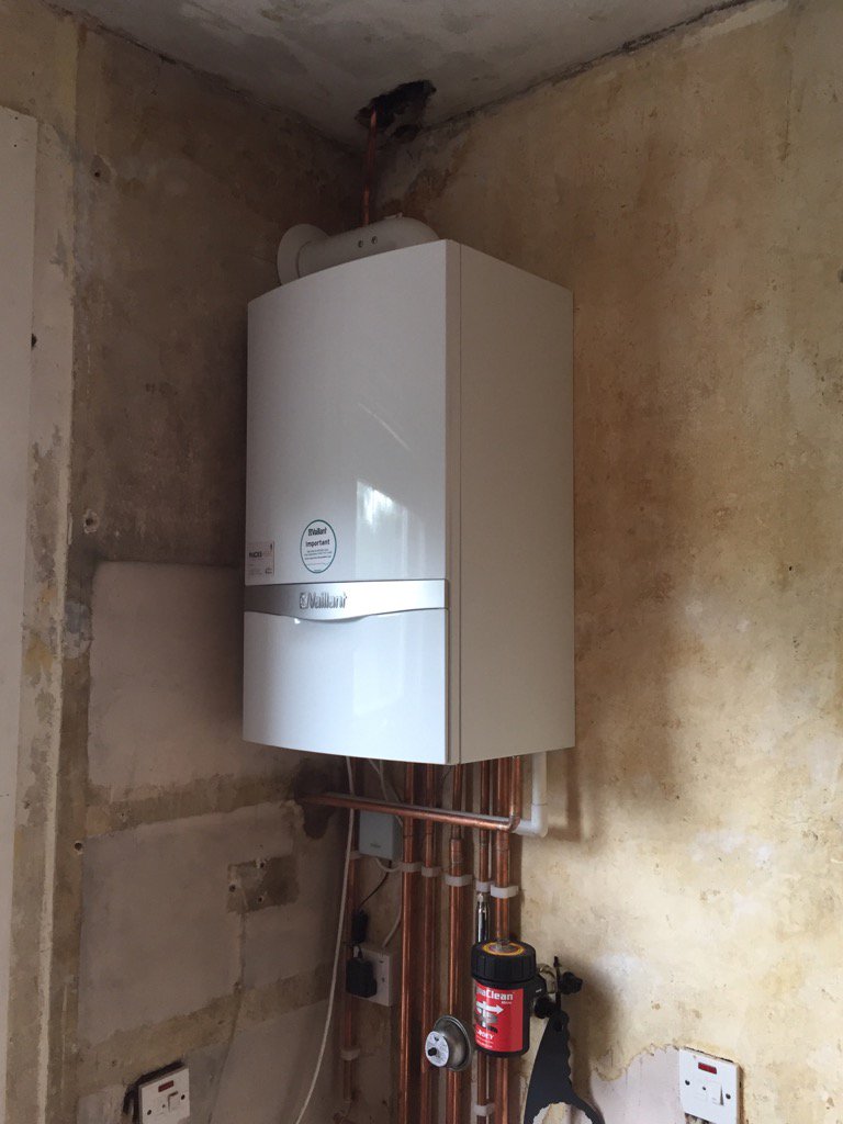 Just for you Med. Another 832 fitted with free 10 year warranty ! #vaillant #boilerengineereltham <a href="/vaillantuk/">Vaillant UK</a>