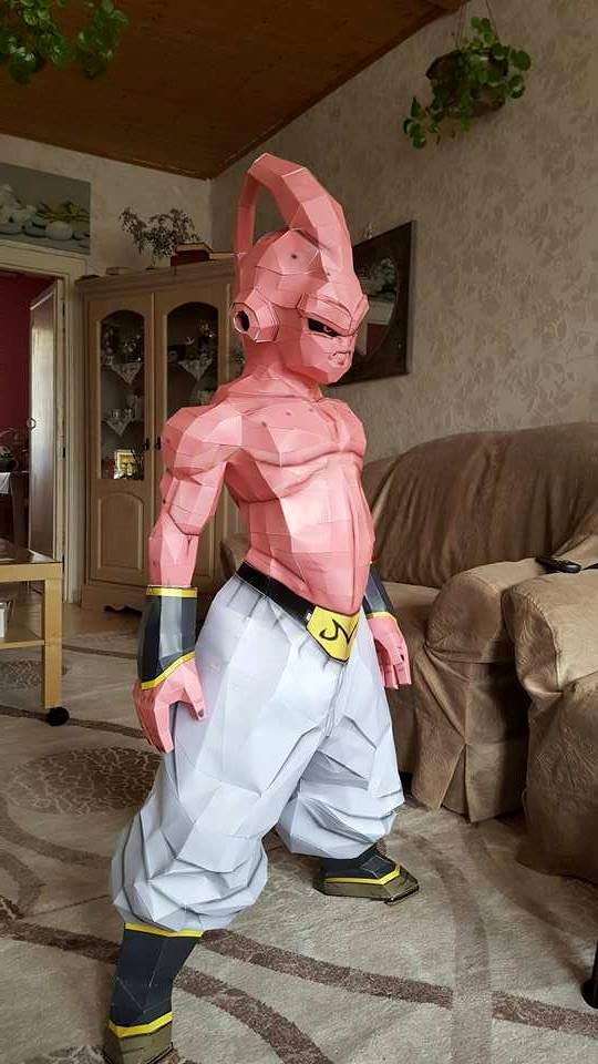 OzoneGamingEs's tweet photo. Esto es un Majin Boo a tamaño real hecho de... PAPEL. #DragonBall https://t.co/Va8XSrdYLA