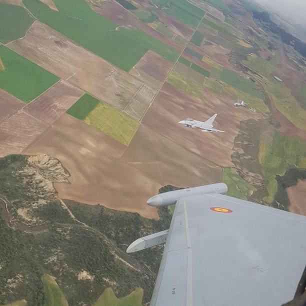 C_nBQMBXoAAGxxa.jpg:large