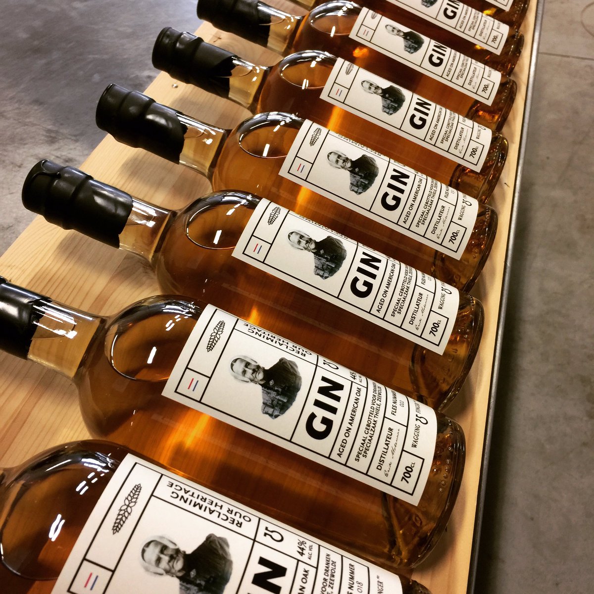Another private label bottling ready...interested in your own version of Wagging Finger Gin? Get in touch..
#dutchheritage #gin #oakaged