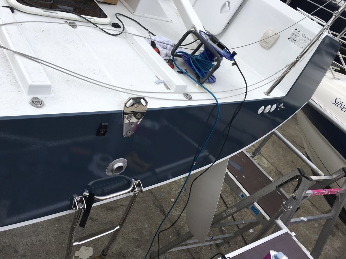 grapefruitgroup's tweet photo. Jellyfish Charters Ltd sporting their new #hullwrap installed by the team last week. Looking great if we can say so ourselves! #BespokeWrap https://t.co/bb1i8o79BO