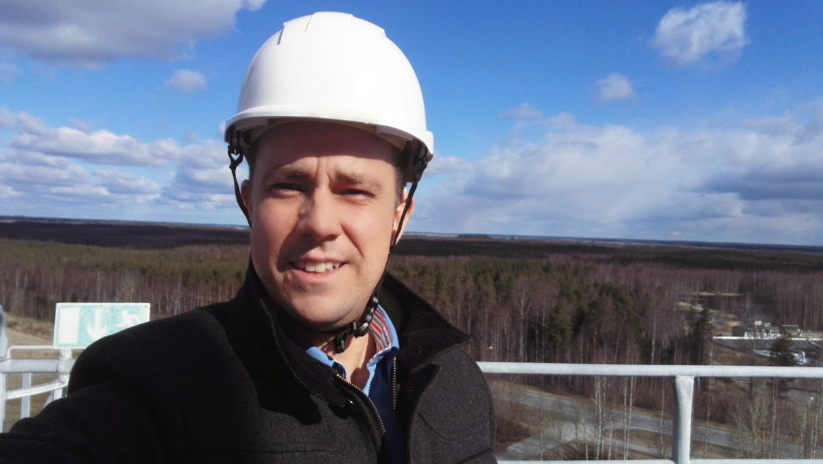 JusaSaarij's tweet photo. Vähän kuin töissä olis. Yrittäjän aamukaffet #chemigate'lla Lapualla. #lapuankorkeinrakennus @EPkauppakamari https://t.co/ffMb7Kwbqt