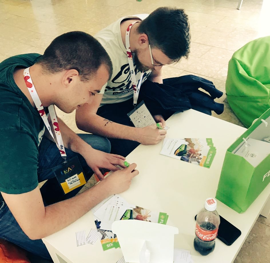 IvanaRaka's tweet photo. Nagradnjaca na standu @FlixBus_HR na @LeapSummitZg 😁 kao neko free putovanje se moze osvojit 😎 #LEAPzg https://t.co/OFtxWyNVFA