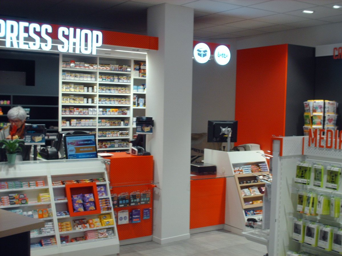 PressShopRelay's tweet photo. Le magasin Press Shop à la Place Wiener à Bruxelles a eu un make-over! Le magasin a maintenant un tout nouveau 'look &amp; feel'. https://t.co/qmDlgS2ECt