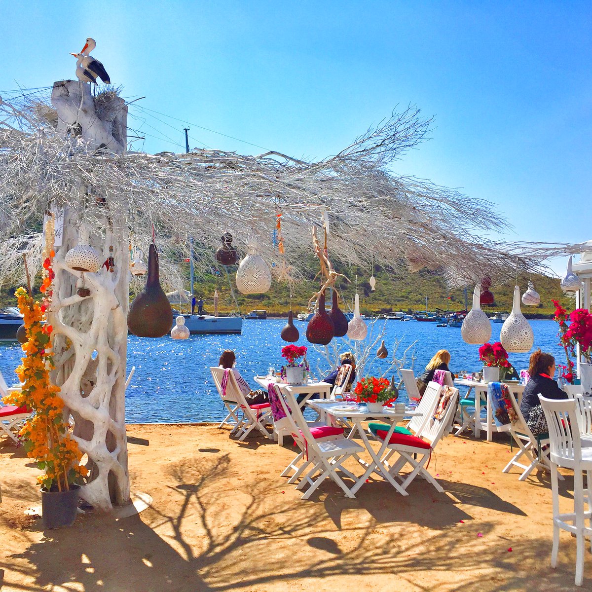 Mutlu ve huzurlu bir haftasonu dileriz.  Photo by <a href="/tolga/">Tolga Sert</a>.clr