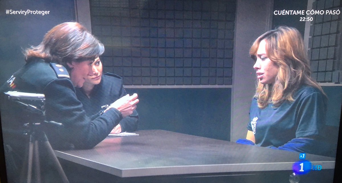 En plena acción <a href="/greciacastta/">Grecia Castta</a> y @luisa_martinactriz en @ServirYProtege 🎬 #tve <a href="/planoaplano/">Plano a Plano</a> Hoy más y mejor!