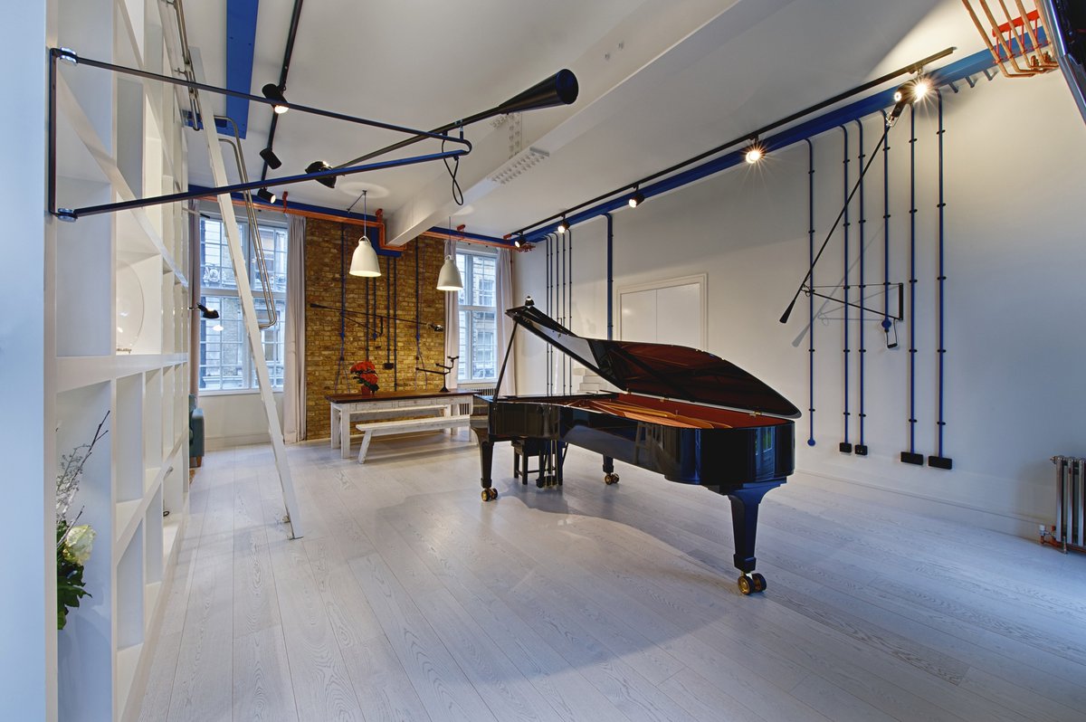 AdventureInArc's tweet photo. Henrietta Street refurbishment #coventgarden #london #design #piano #jameshorner #exposedwiring #adventureinarchitecture #architecture https://t.co/tzXizkZgpX