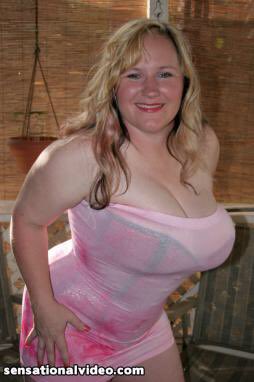 Who's this @plumperpass @GoldenBBWs #bbw #sexy #dress #milf