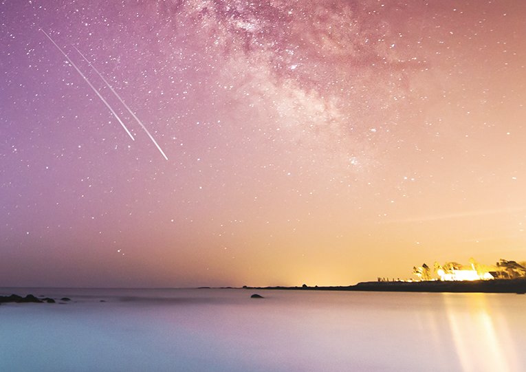 婚姻届製作所 Sur Twitter ふたりの流れ星 空と海の婚姻届 美しい満点の星空 流れるふたつの流れ星がロマンチックなデザインです グラデーションが深く広い宇宙を思わせるようで とても綺麗な仕上がりです 夜空や星が好きなカップルにおすすめです