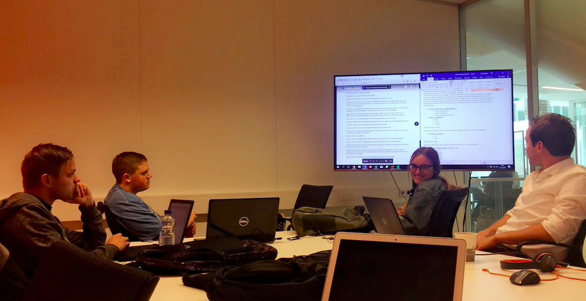Fin_Bestuur's tweet photo. Het team van #Fin is hard bezig met productontwikkeling en mogelijke innovaties! #Bravo #jongondernemen #bh https://t.co/BiAnmxuySN