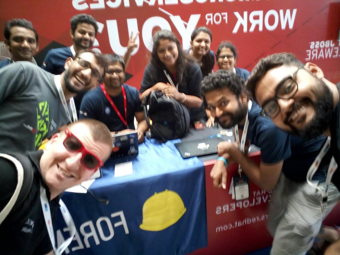 devconf_in's tweet photo. #devconfin At the booth - the obligatory photo! https://t.co/NB29XnPfu1