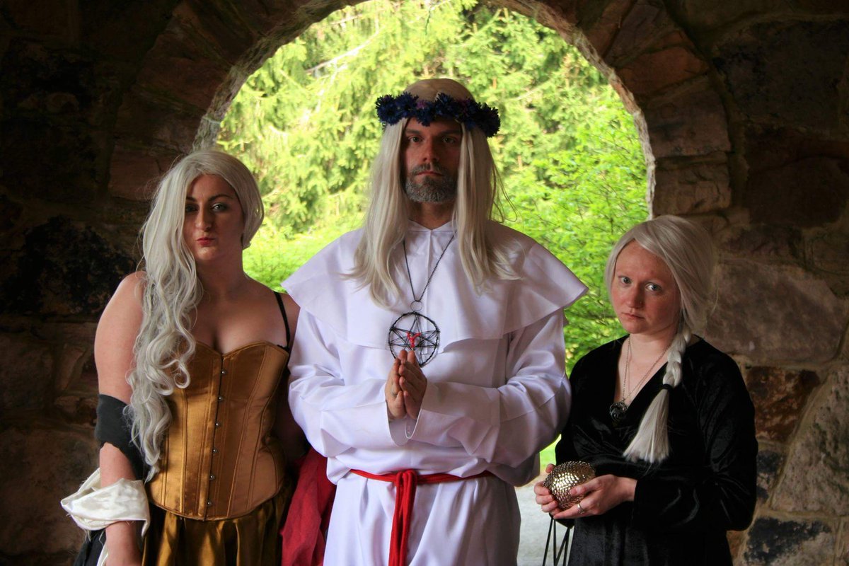liesandarbor's tweet photo. Baelor the Blessed, Daena the Defiant, and Elaena Targaryen 👏
#asoiaf #iceandfirecon #cosplay #enkiephotography #preasoiaf https://t.co/NKaf7PLzdc