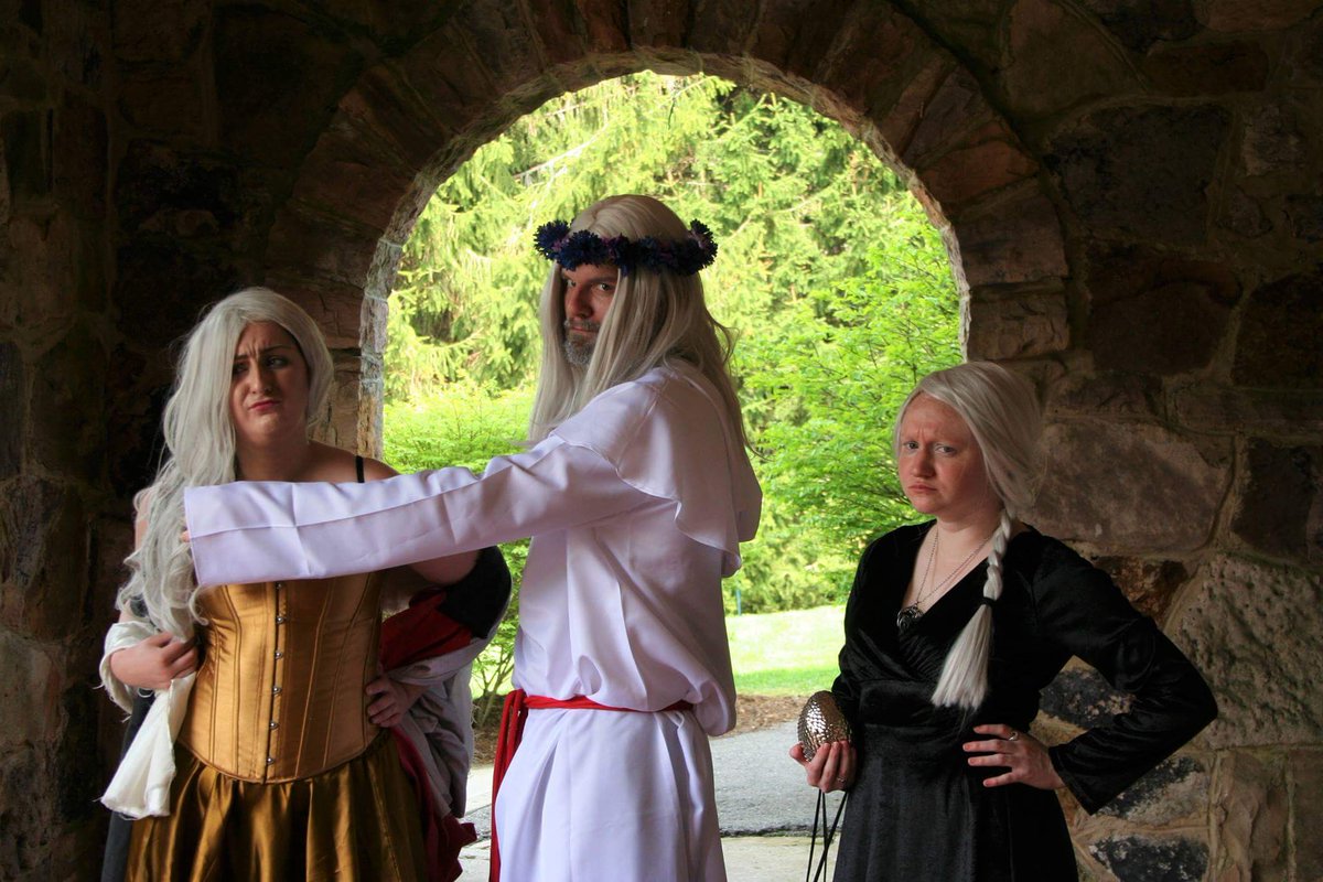 liesandarbor's tweet photo. Baelor the Blessed, Daena the Defiant, and Elaena Targaryen 👏
#asoiaf #iceandfirecon #cosplay #enkiephotography #preasoiaf https://t.co/NKaf7PLzdc