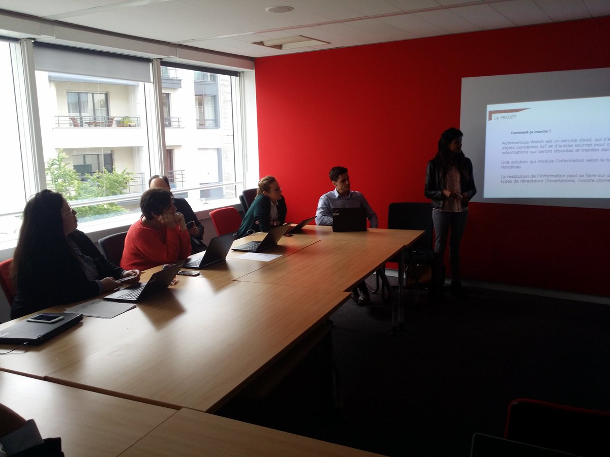 BalaziYassine's tweet photo. Des échanges constructifs à @sogeti_fr autour du projet @auto_watch et ses #innovation,quoi de mieux pr booster les votes #defih #handicap👍 https://t.co/3rrCOpj6zJ