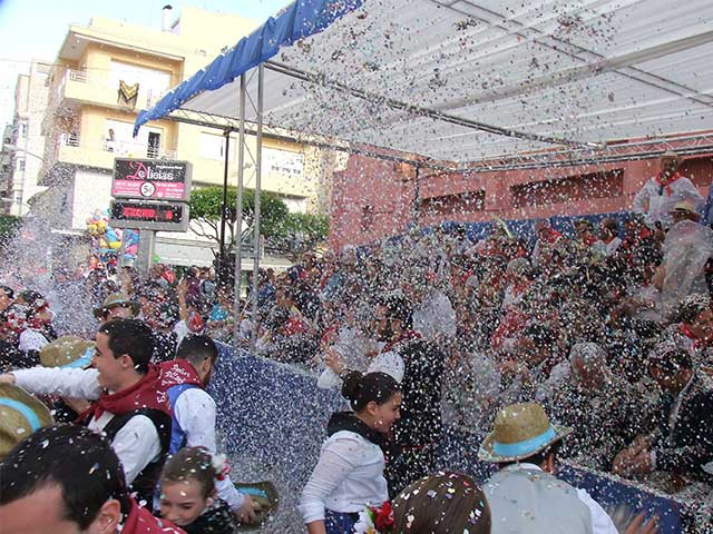 FestejosYecla's tweet photo. Haz bien la digestión porque comenzamos con la Cabalgata a las 17h https://t.co/D8uiZzMWX2 ¡qué ganas! #SanIsidroYecla https://t.co/52a3x4K3uu