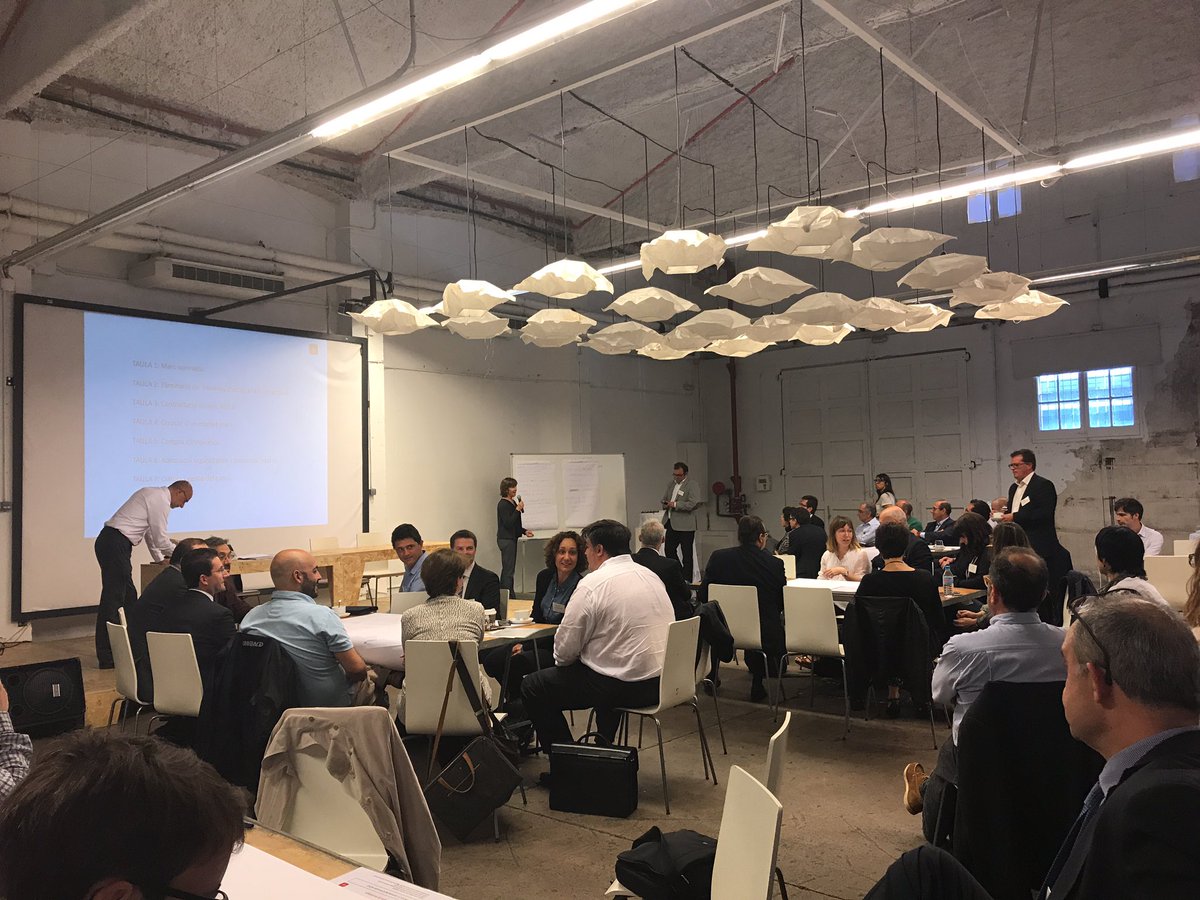 MOMENTUMco_Team's tweet photo. Avui estem al workshop de compra pública innovadora de @bcn_ajuntament @BCN_digital Això és el futur!! https://t.co/4yKEbFPpSQ