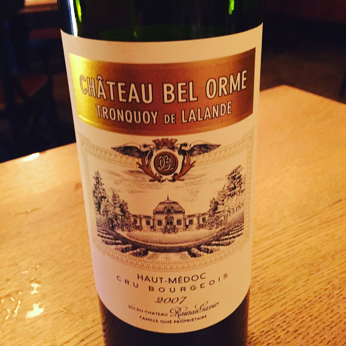 SundMornGrape's tweet photo. Love to drink #wine in #Paris! Decant and rest after opening #houtmedoc #chateaubelorme #france #frenchwine https://t.co/NqviC7bYyI