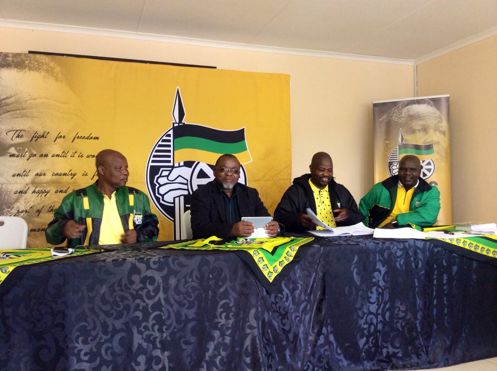 MYANC's tweet photo. #ANCSG @GwedeMantashe1 has arrived #ANCinNquthu, now attending a briefing session at #ANC PCO #ANCinTheStreets https://t.co/HTxaXI9YIX