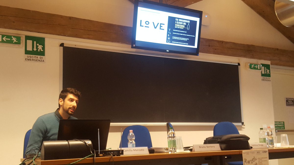 UniFerpiGorizia's tweet photo. @LoLLoReGnA a "Tell me wine" e la sua idea "Fai innamorare i clienti del territorio con il tuo prodotto".
@uniud #PRoject #stayPRoject https://t.co/efRLiG0ApI