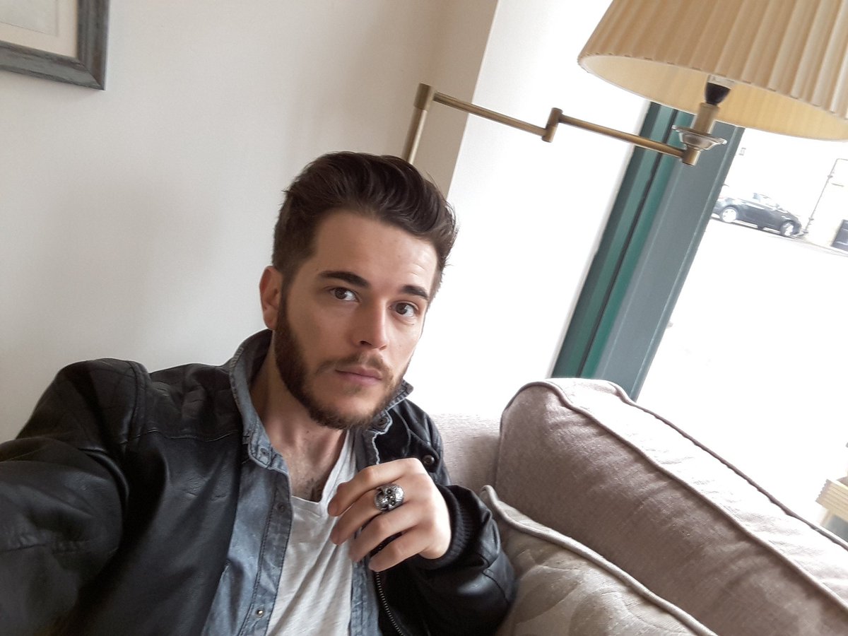 Oliver Lee (actor) - Alchetron, The Free Social Encyclopedia