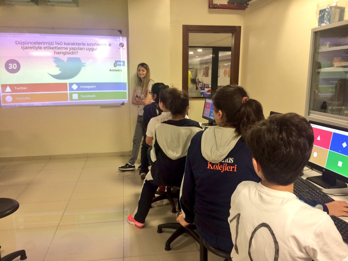 Kahoot ile devam ediyoruz:) Fatih Okyanus Kolejinde #KodlamaŞöleni devam ediyor. <a href="/okyanuskoleji/">Okyanus Kolejleri</a>  @emretr9 <a href="/metedoganay/">Mete Doğanay</a>