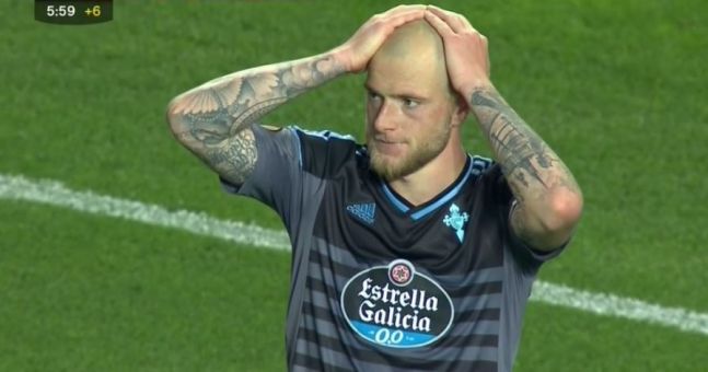 FootyAccums's tweet image. "His palms are sweaty, knees weak arms are heavy. He missed an open goal already, John Guidetti!"