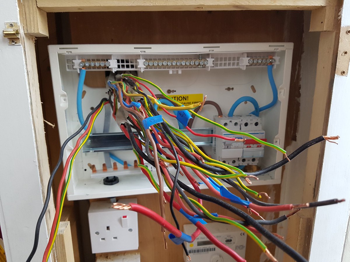 igrelectric's tweet image. #FridayMorning making progress #fuseboxUpgrade #saleTown #altrincham