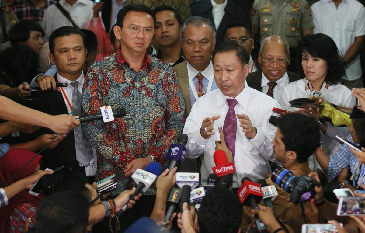 Metro_TV's tweet photo. [Popular] Memori Banding Ahok Tengah Digodok Tim Hukum https://t.co/IvSamAnkMe https://t.co/vzkCT41X4c
