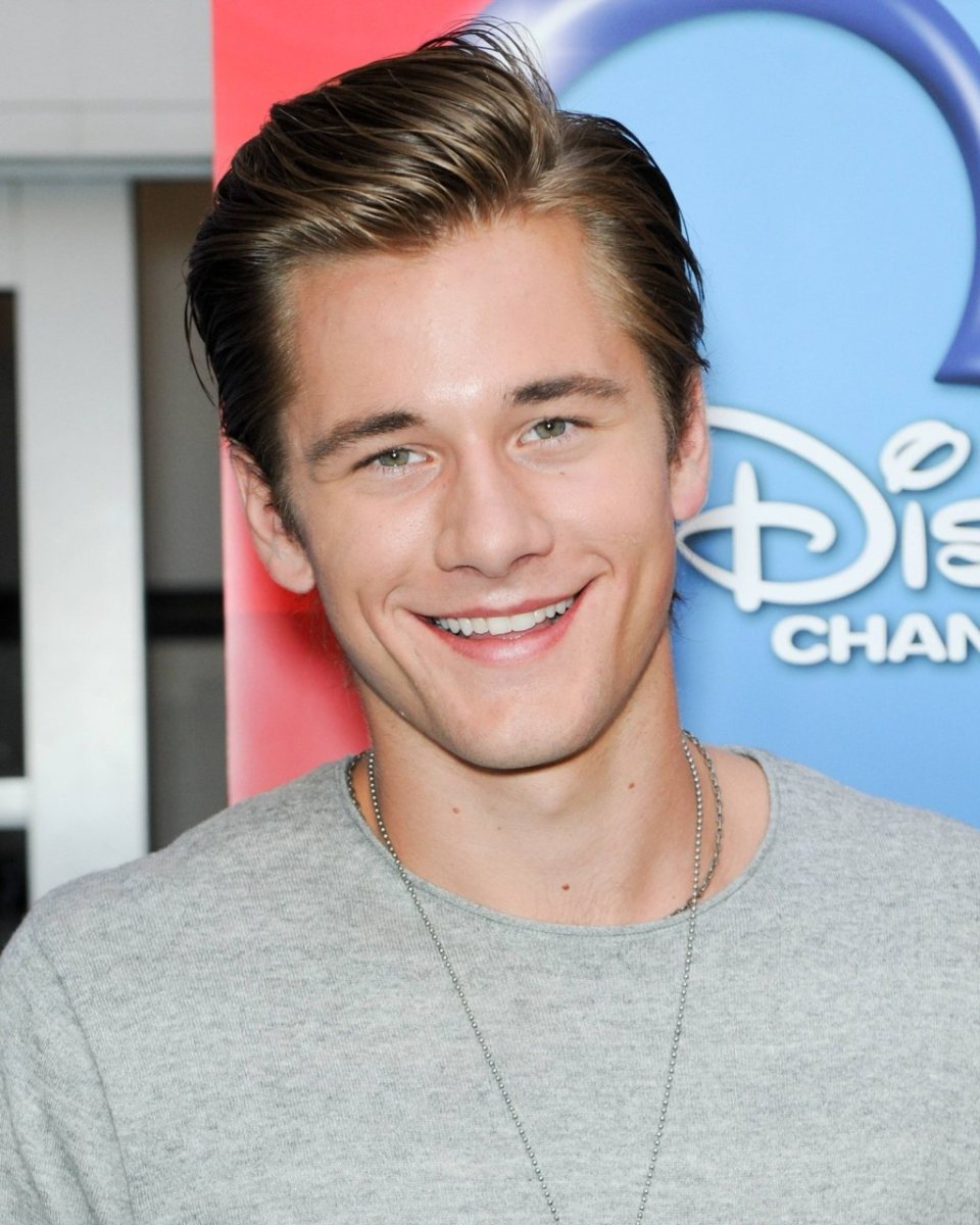 Happy Birthday Luke Benward 