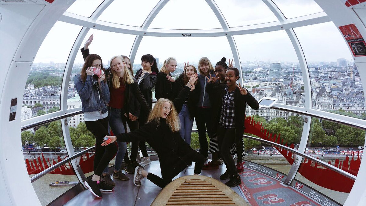 MarnixTTO's tweet photo. London Eye!! #schooltrip #tto3 #lastday #Marnixcollege #Ede now off to @HamptonCourtHfd https://t.co/zhAldhqfjk