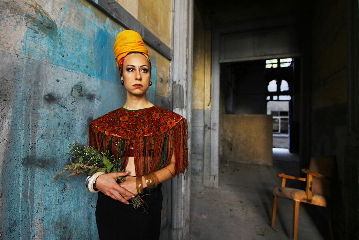 SEZONUN SON OYUNU

Kenardakiler 16 Mayıs Salı 20:30'da TOY İstanbul'da.

Biletler: biletiva.com/event/G3709 'da.